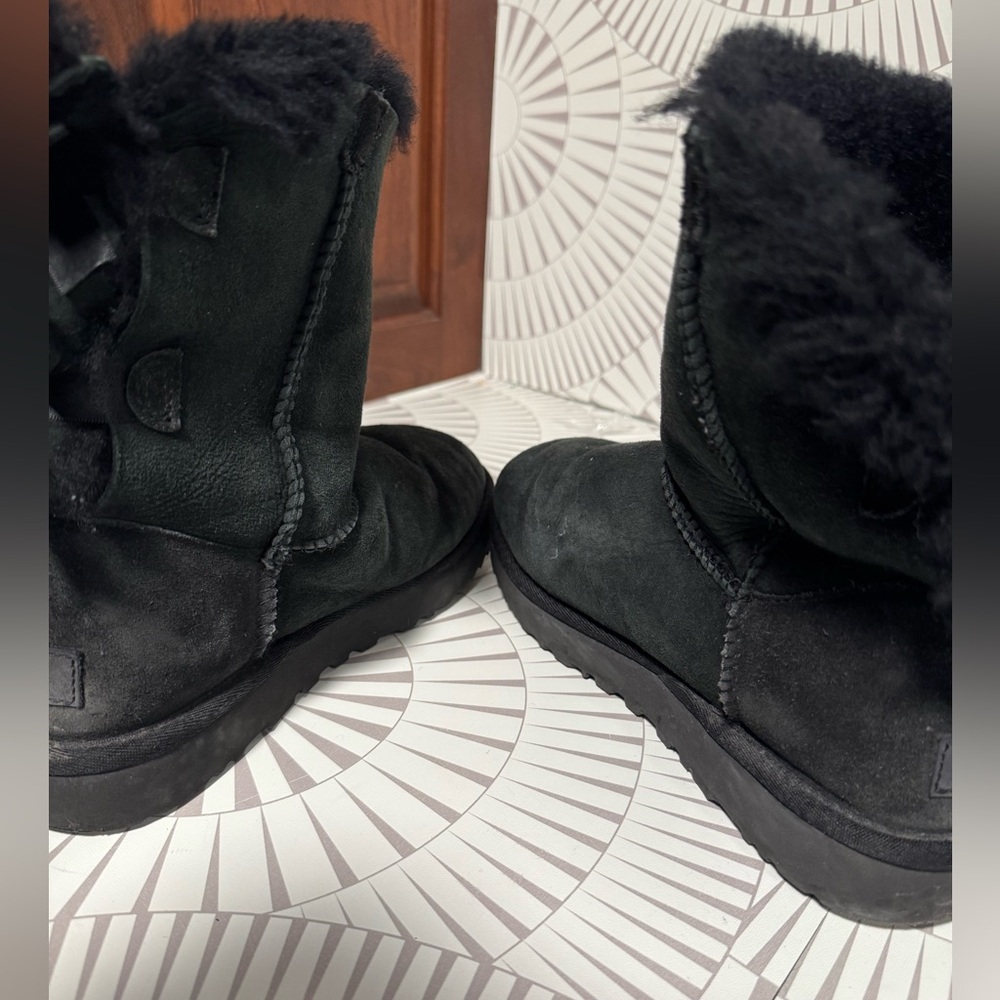 UGG Bailey Bow COZY COMFY Boots Black Bows on Back Size 7 - Picture 5 of 7
